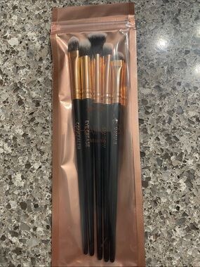 Shaina B. 5 piece Makeup Brush Set